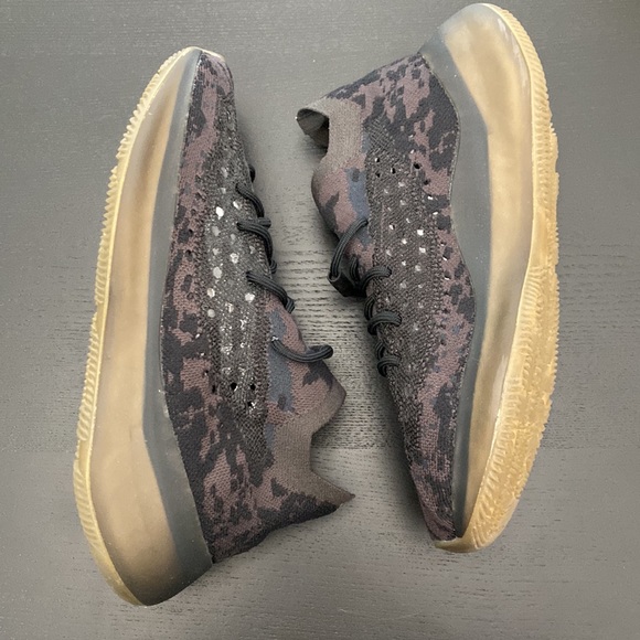 Yeezy Boost 380 Adult - Onyx - Size 10 - Picture 4 of 14